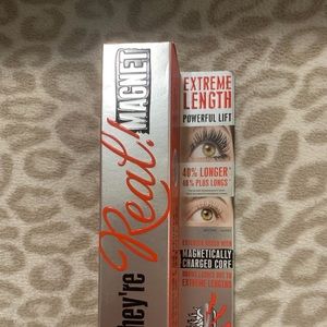 Benefits They’re Real Extreme Length Magnet Mascara